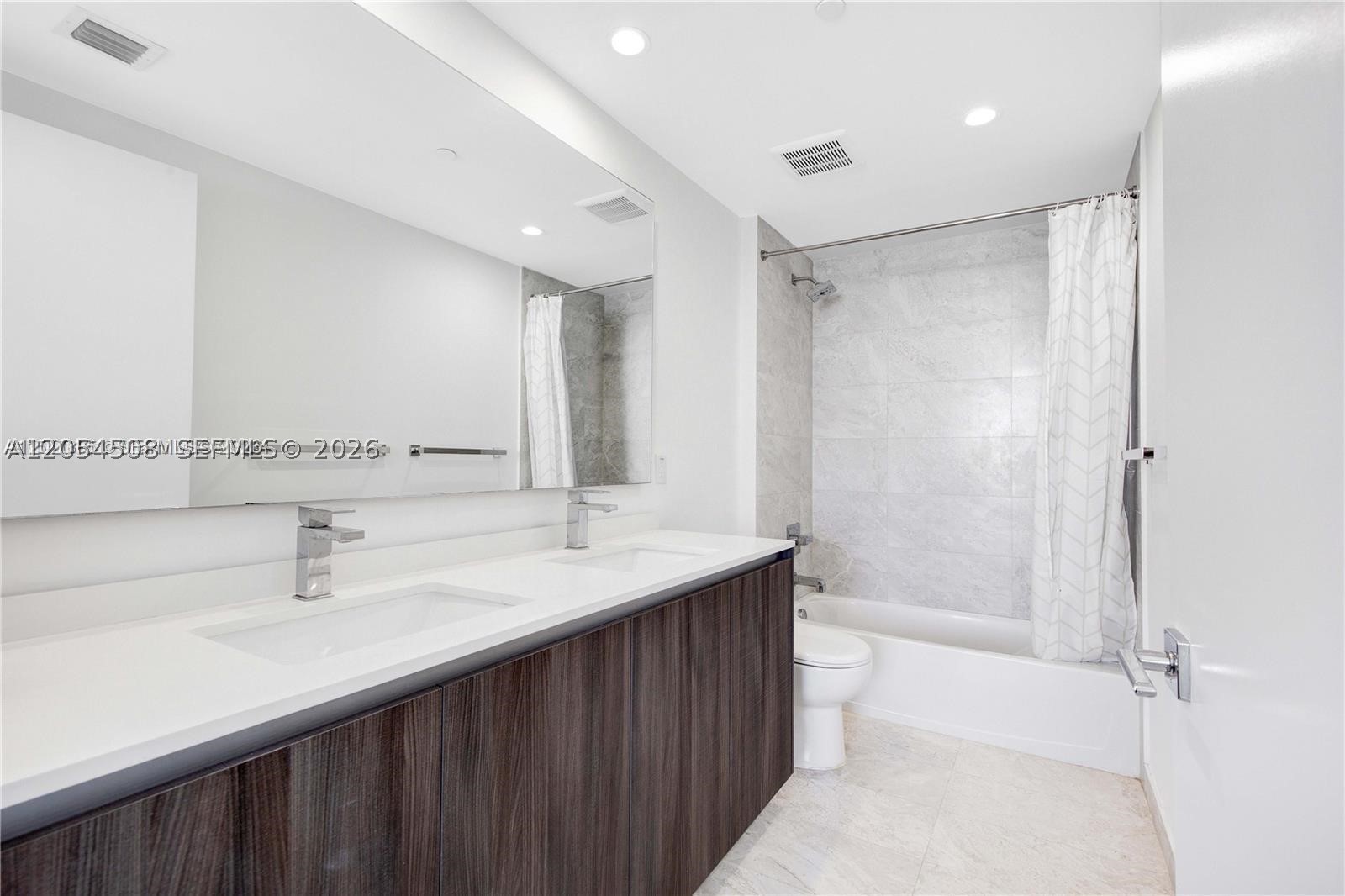 ARIA ON THE BAY CONDO - Residential Lease