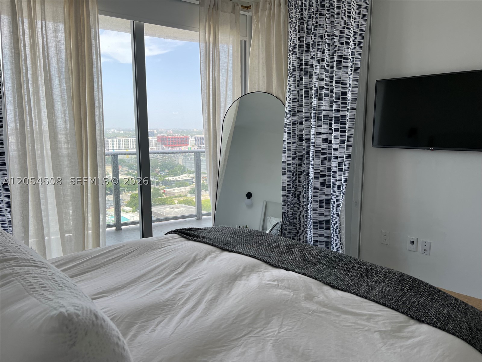 ARIA ON THE BAY CONDO - Residential Lease