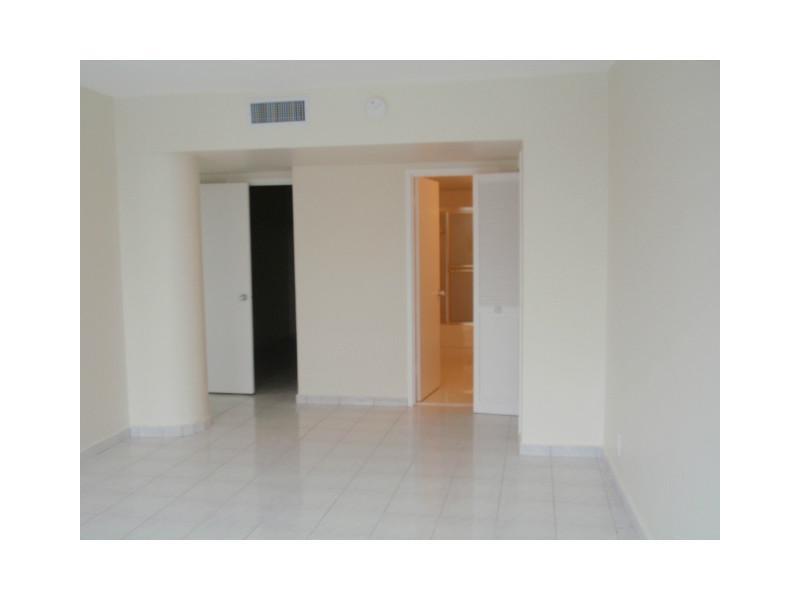 KING COLE CONDO - Residential Lease