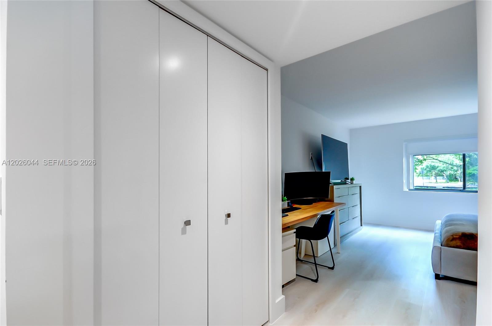 RACQUET CLUB APTS AT BONA - Residential