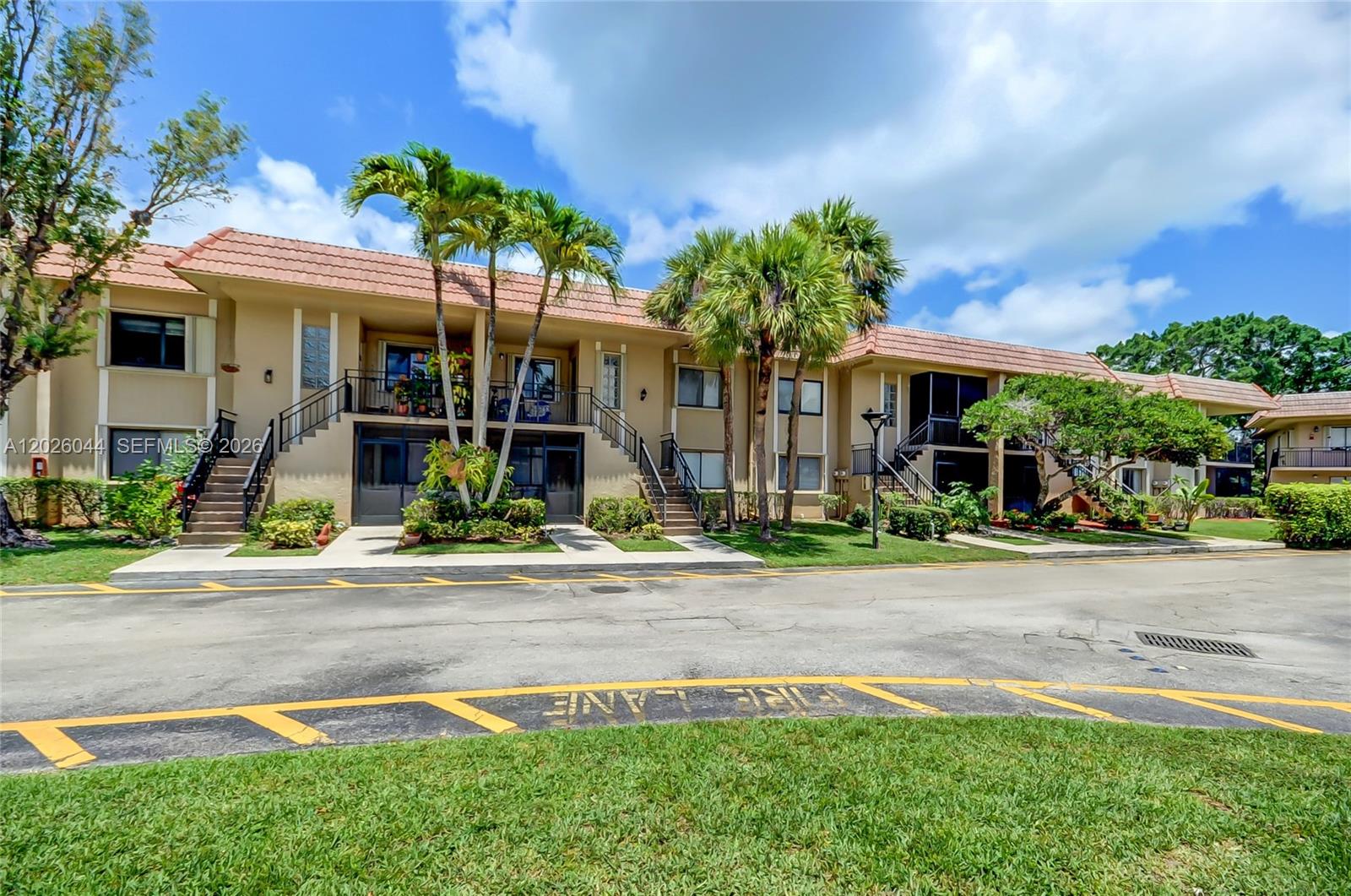 RACQUET CLUB APTS AT BONA - Residential