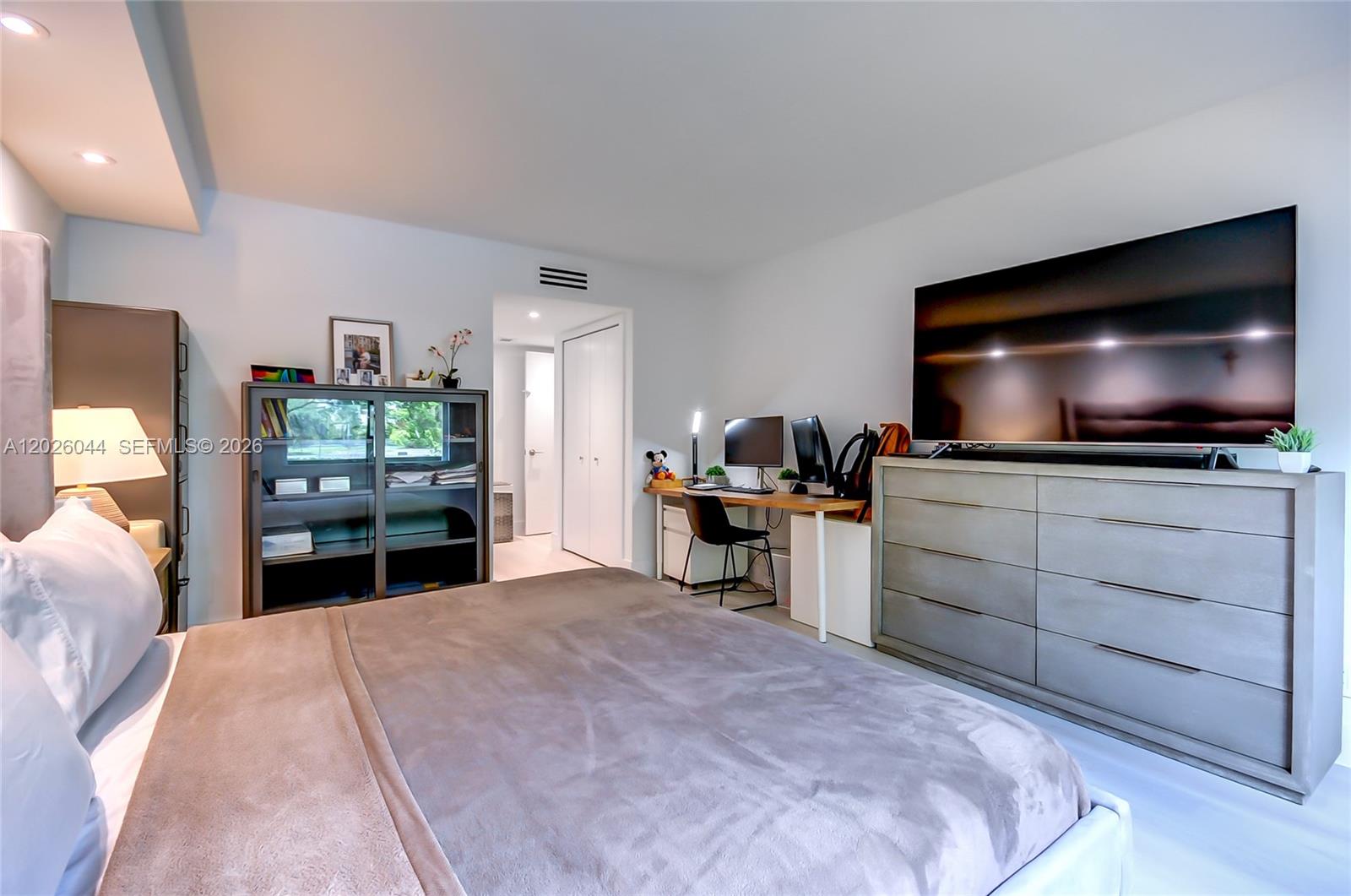 RACQUET CLUB APTS AT BONA - Residential