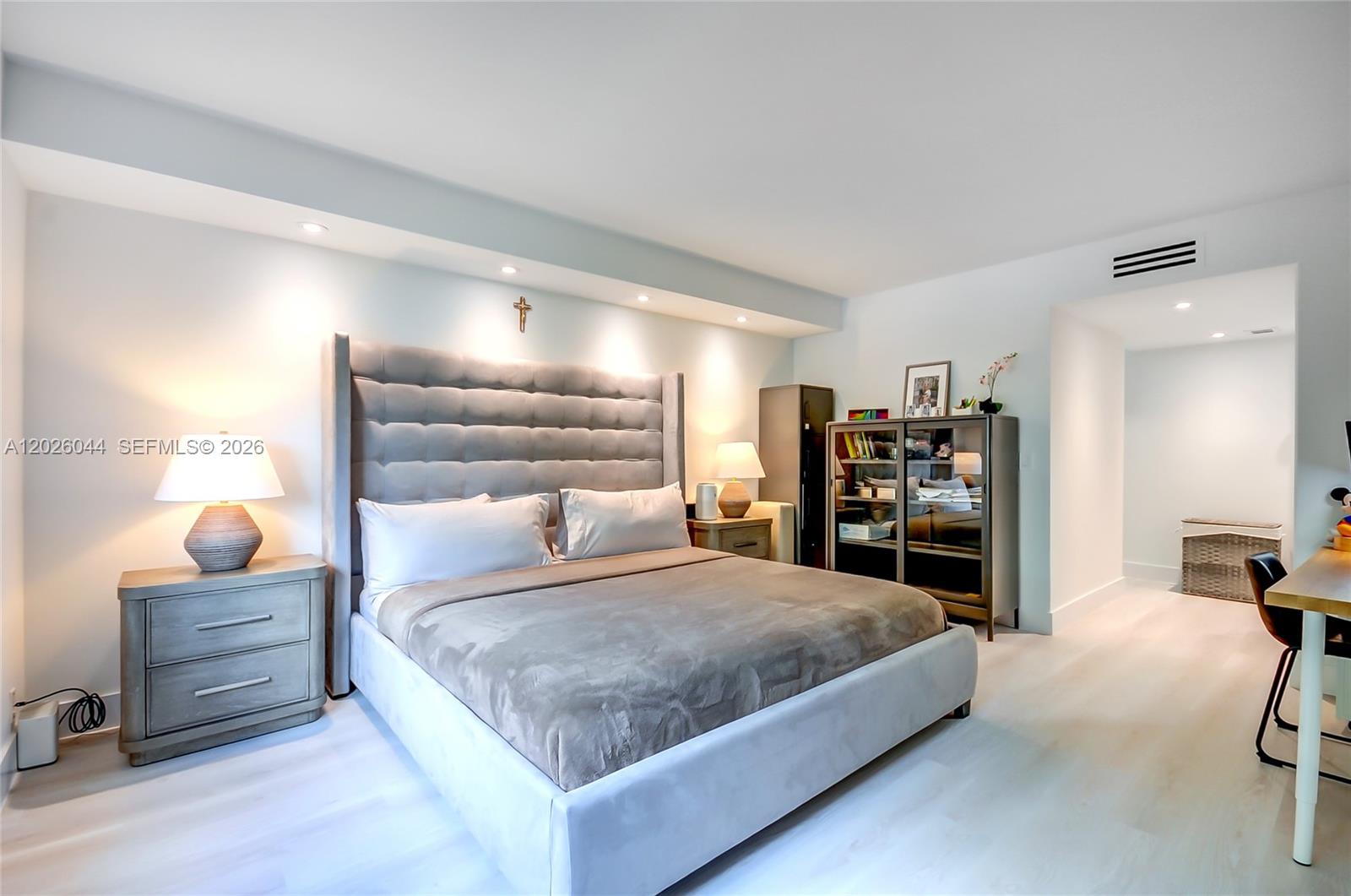 RACQUET CLUB APTS AT BONA - Residential