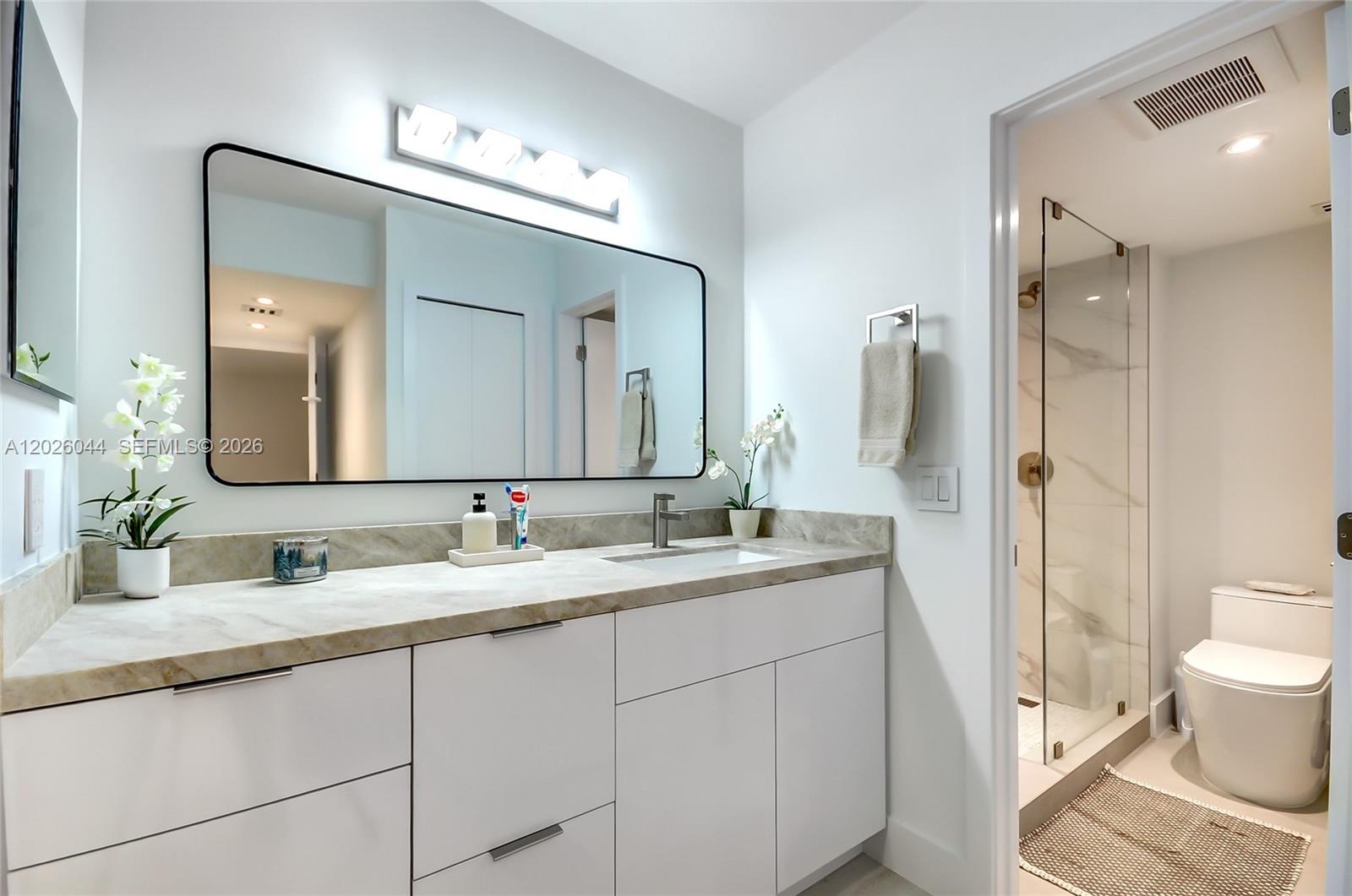 RACQUET CLUB APTS AT BONA - Residential
