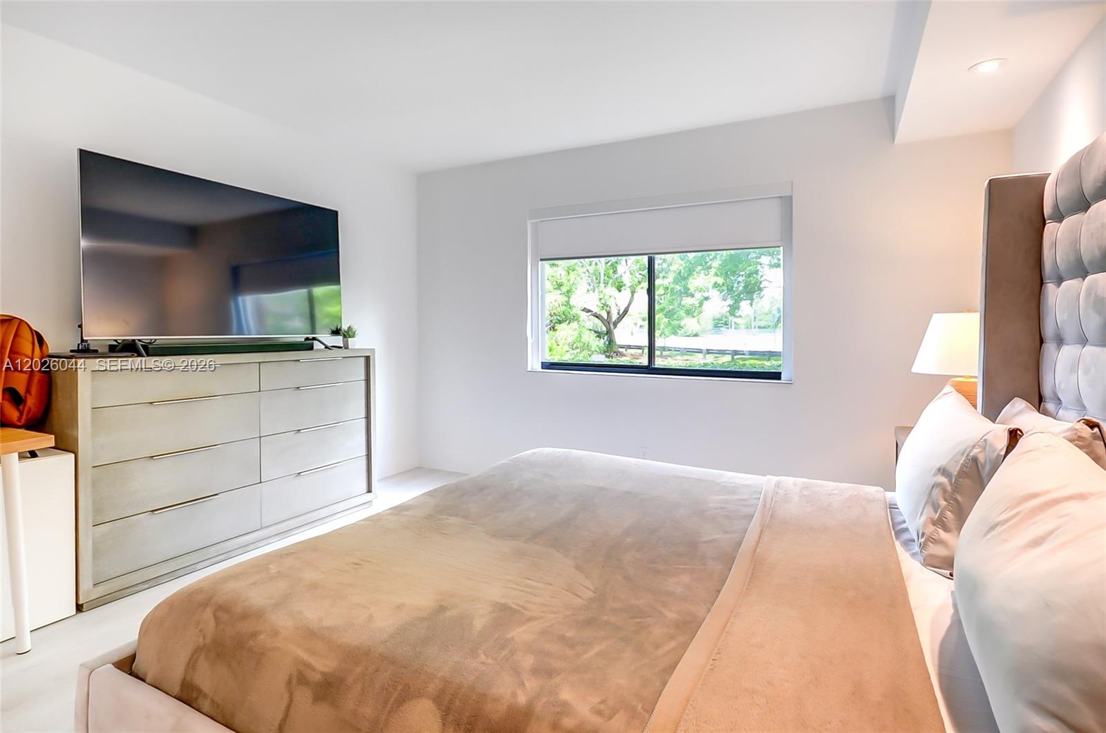 RACQUET CLUB APTS AT BONA - Residential