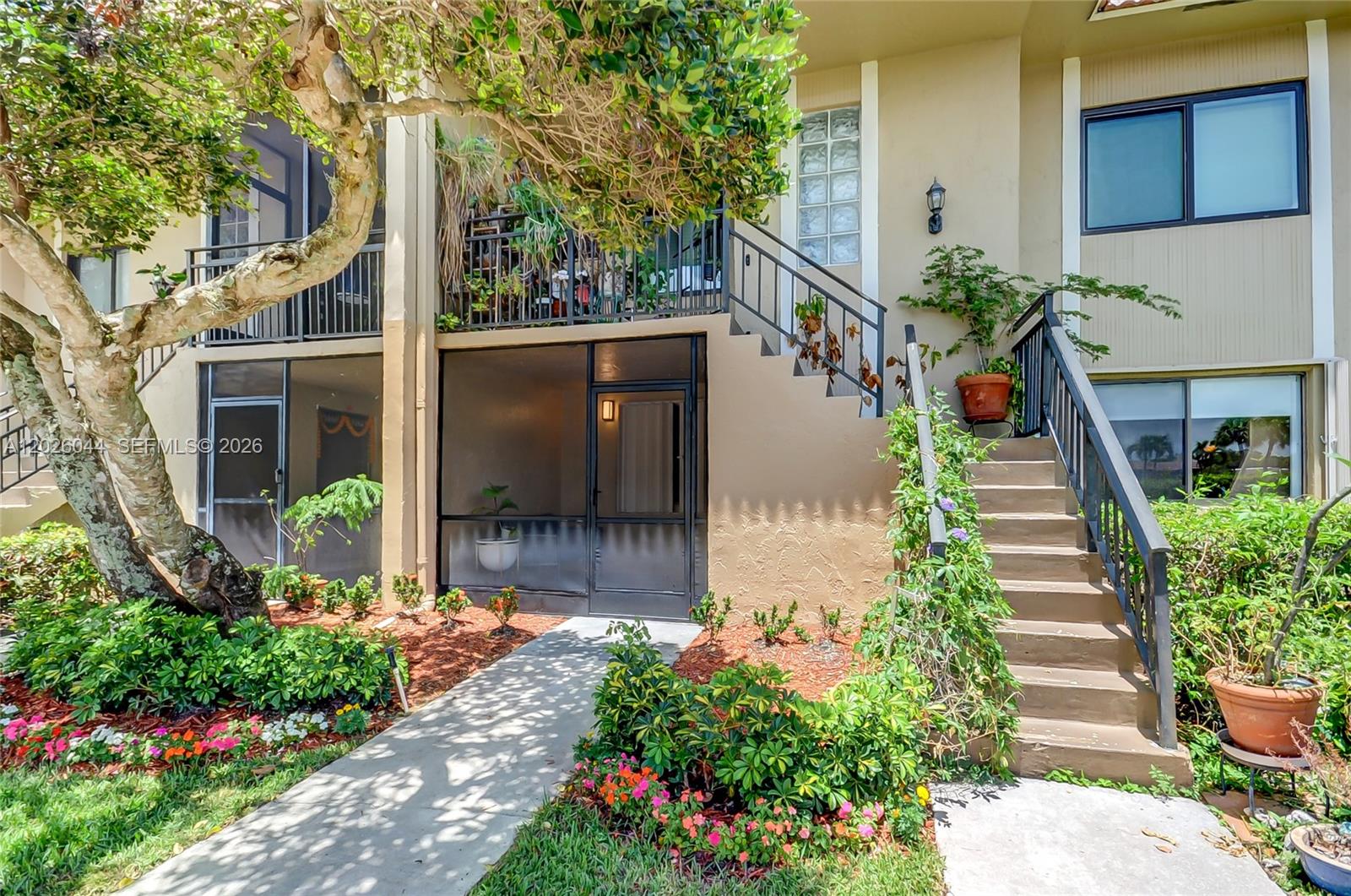 RACQUET CLUB APTS AT BONA - Residential