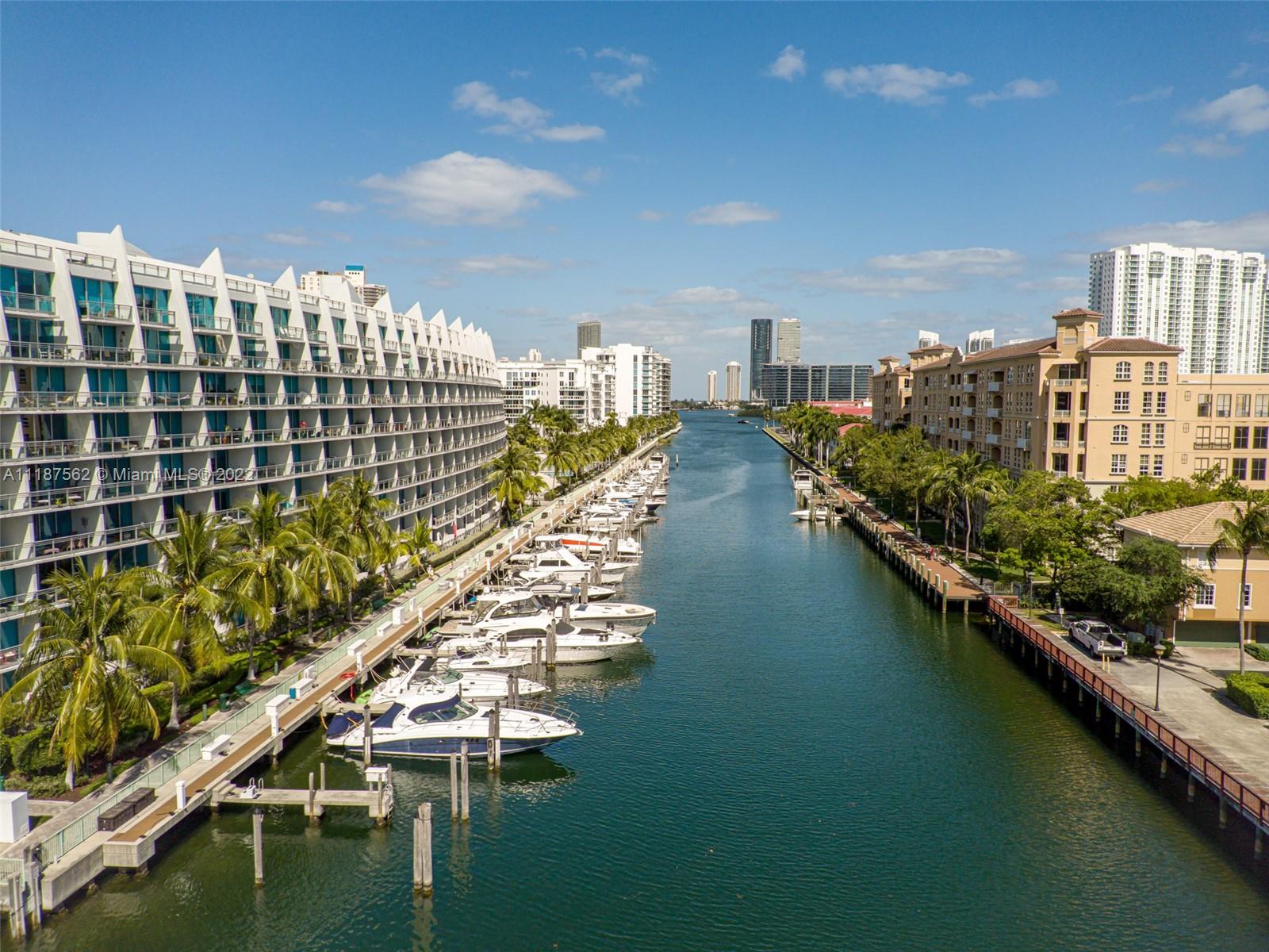 ALAQUA CONDO - Residential