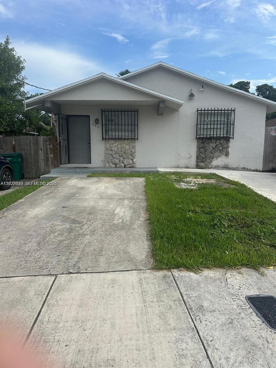 WELCOME TO THIS INCOME-PRODUCING PROPERTY. IT IS RENTED FOR $4,200.00 MONTHLY. 3/2 AND A DEN ,ALL FENCE, AND WITH A LOT OF PRIVATE PARKING, YOU CAN GO TO THE BACK OF THE PROPERTY FROM BOTH SIDES. GREAT FOR FIRST-TIME HOME BUYERS OR INVESTORS. EASY TO SHOW!