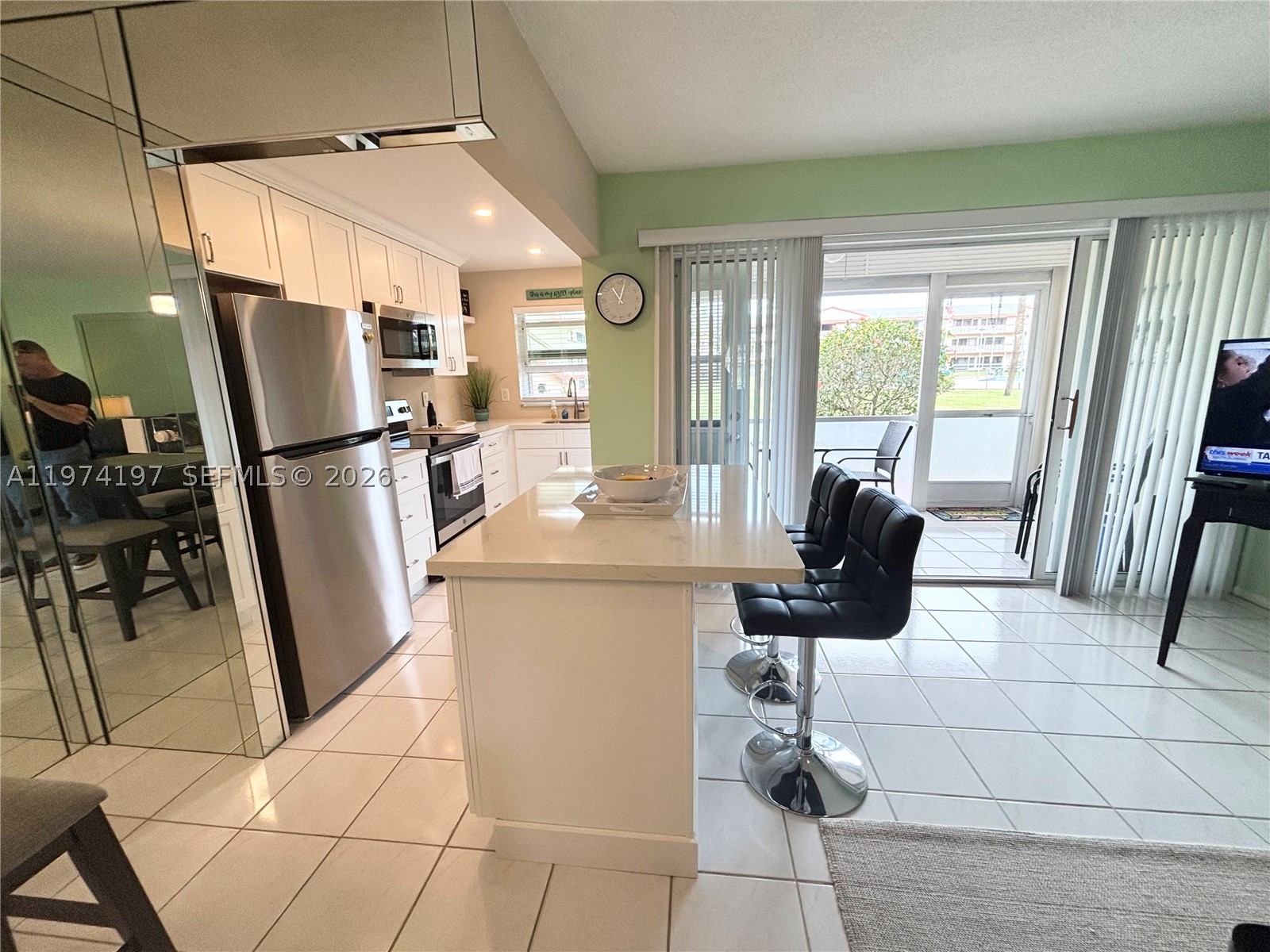 BEVERLY HILLS CONDO NUMBE - Residential