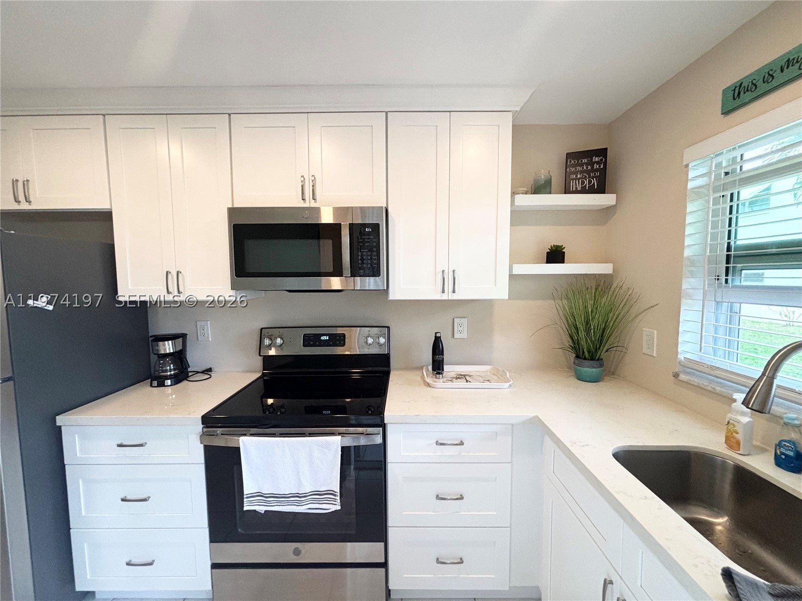 BEVERLY HILLS CONDO NUMBE - Residential