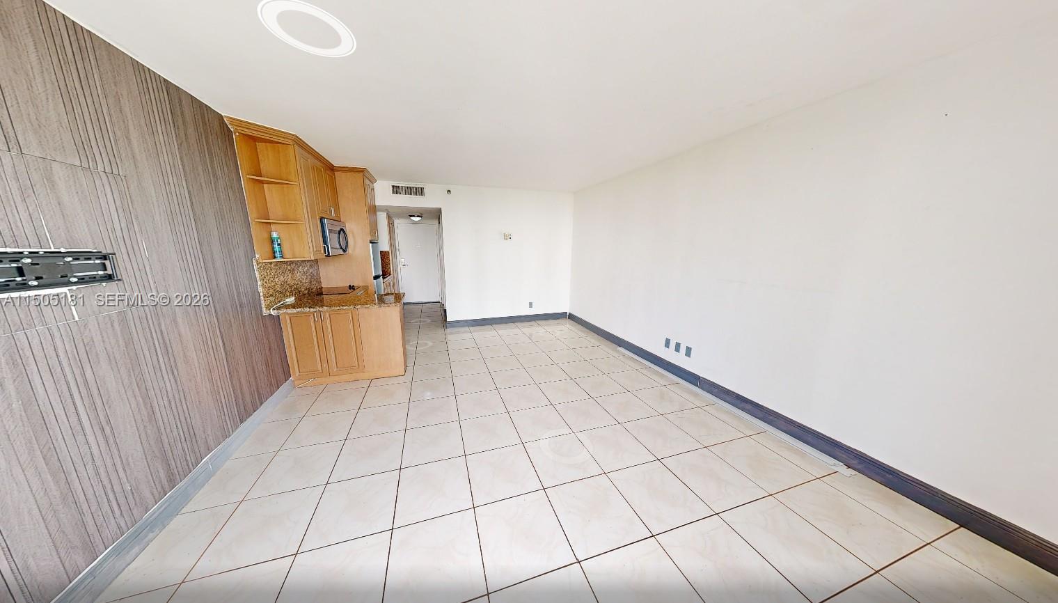 AVENTURA BEACH CLUB - Residential