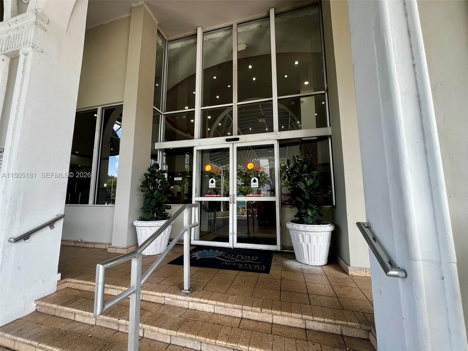 AVENTURA BEACH CLUB - Residential