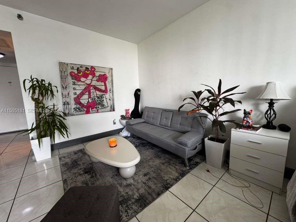 AVENTURA BEACH CLUB - Residential
