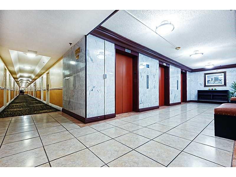 AVENTURA BEACH CLUB - Residential