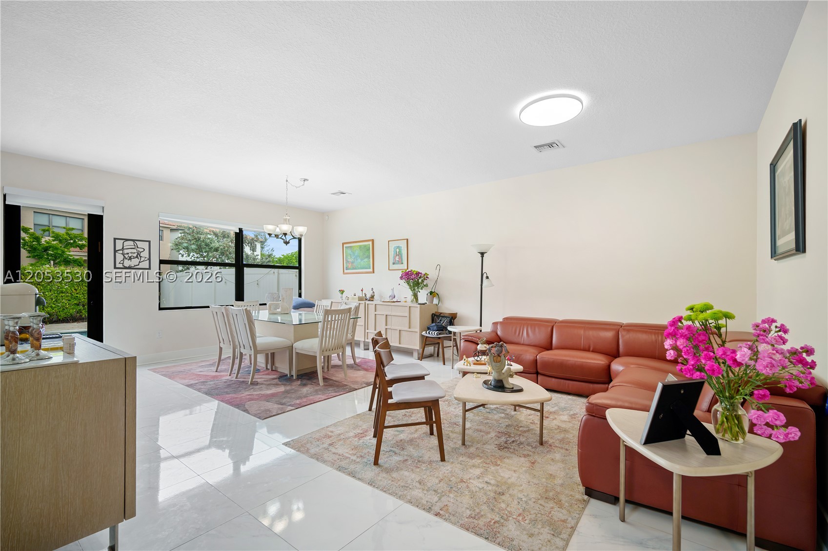 CHAMPION LAKES - Residential