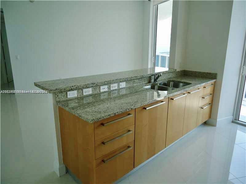TDR TOWER III CONDO - Residential Lease
