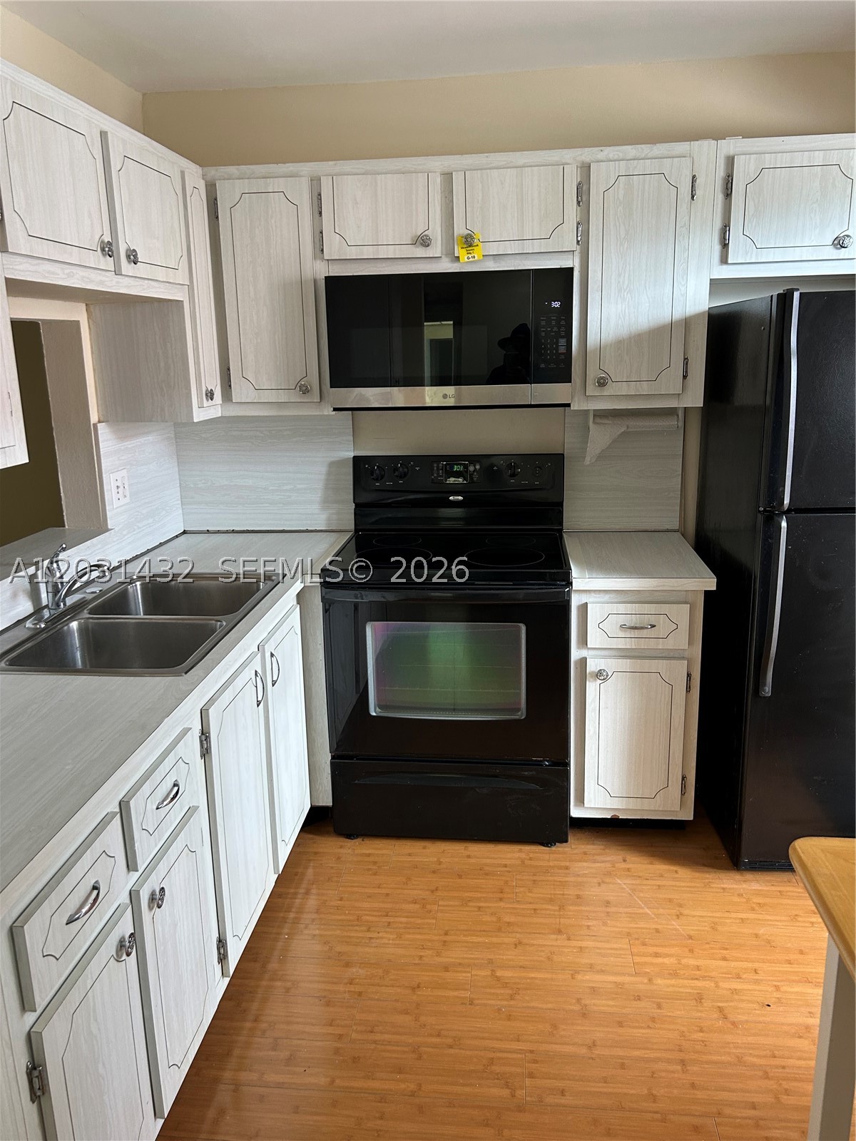 MEADOWBROOK TOWERS CONDO - Residential Lease