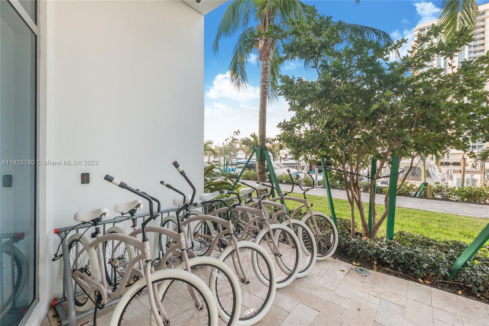 MARINA PALMS RESIDENCES - Residential Lease