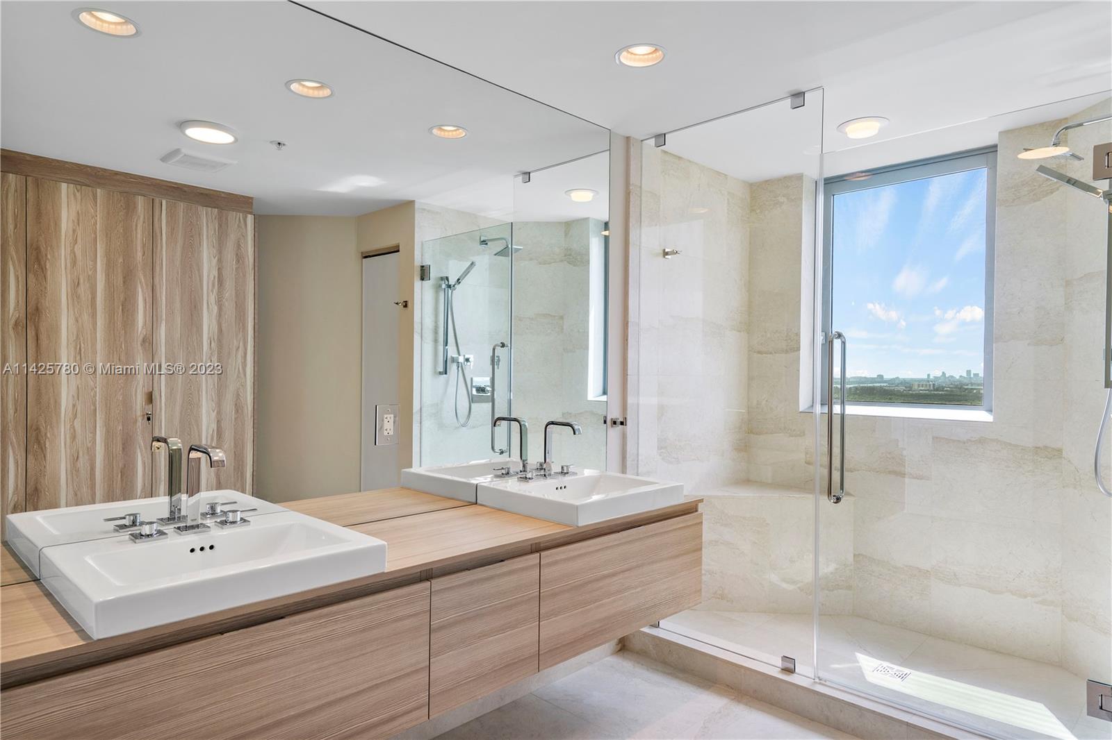 MARINA PALMS RESIDENCES - Residential Lease