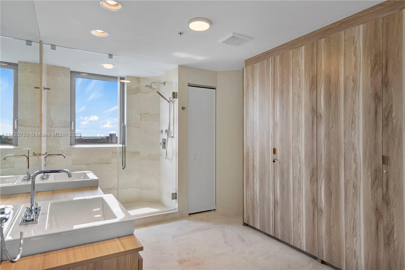 MARINA PALMS RESIDENCES - Residential Lease