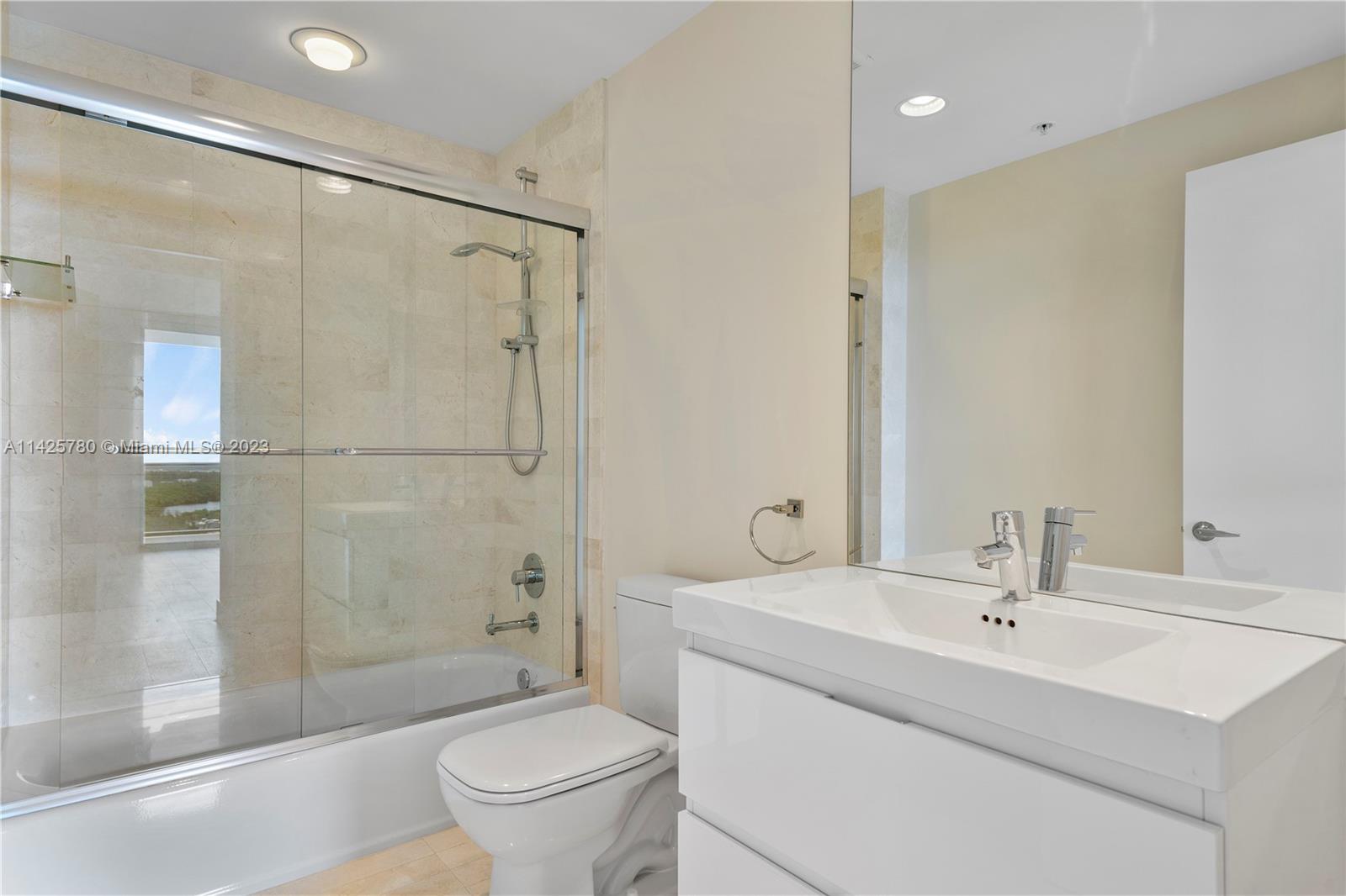 MARINA PALMS RESIDENCES - Residential Lease