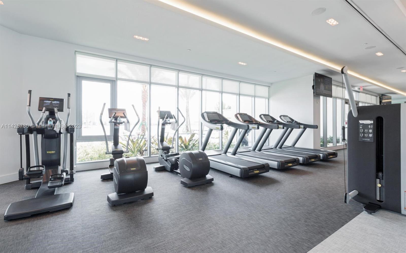 MARINA PALMS RESIDENCES - Residential Lease
