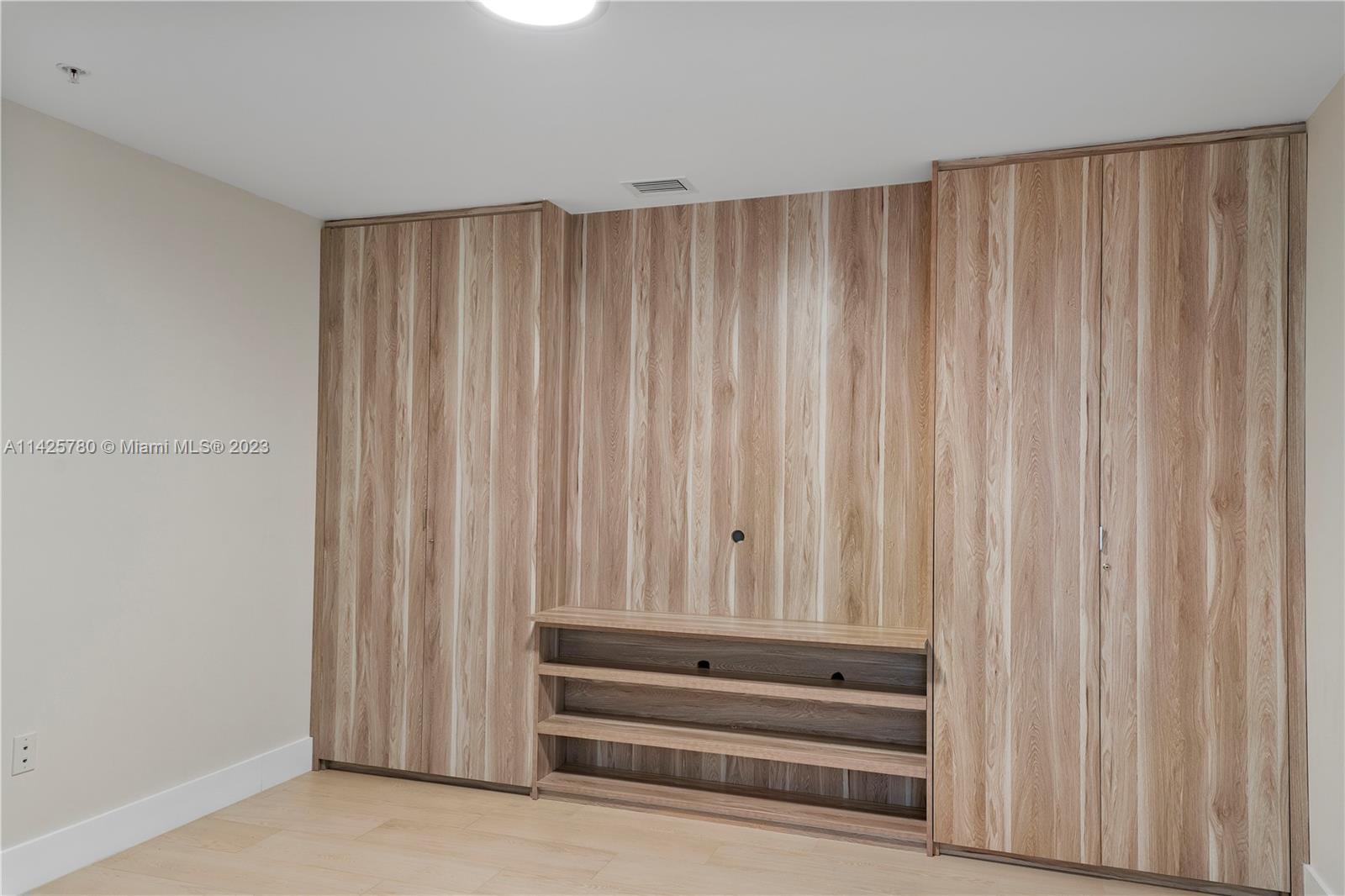 MARINA PALMS RESIDENCES - Residential Lease