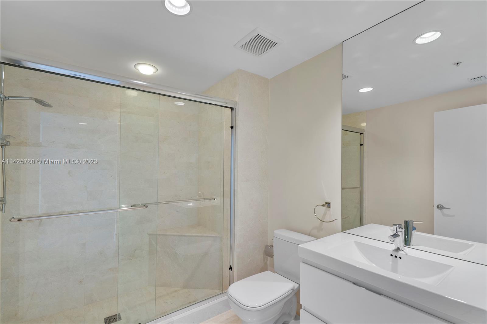 MARINA PALMS RESIDENCES - Residential Lease