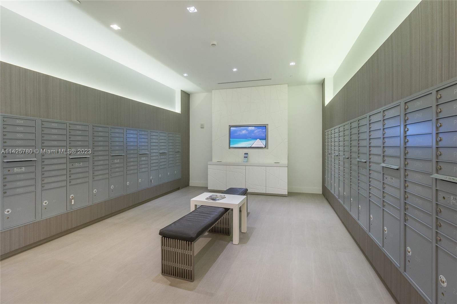 MARINA PALMS RESIDENCES - Residential Lease