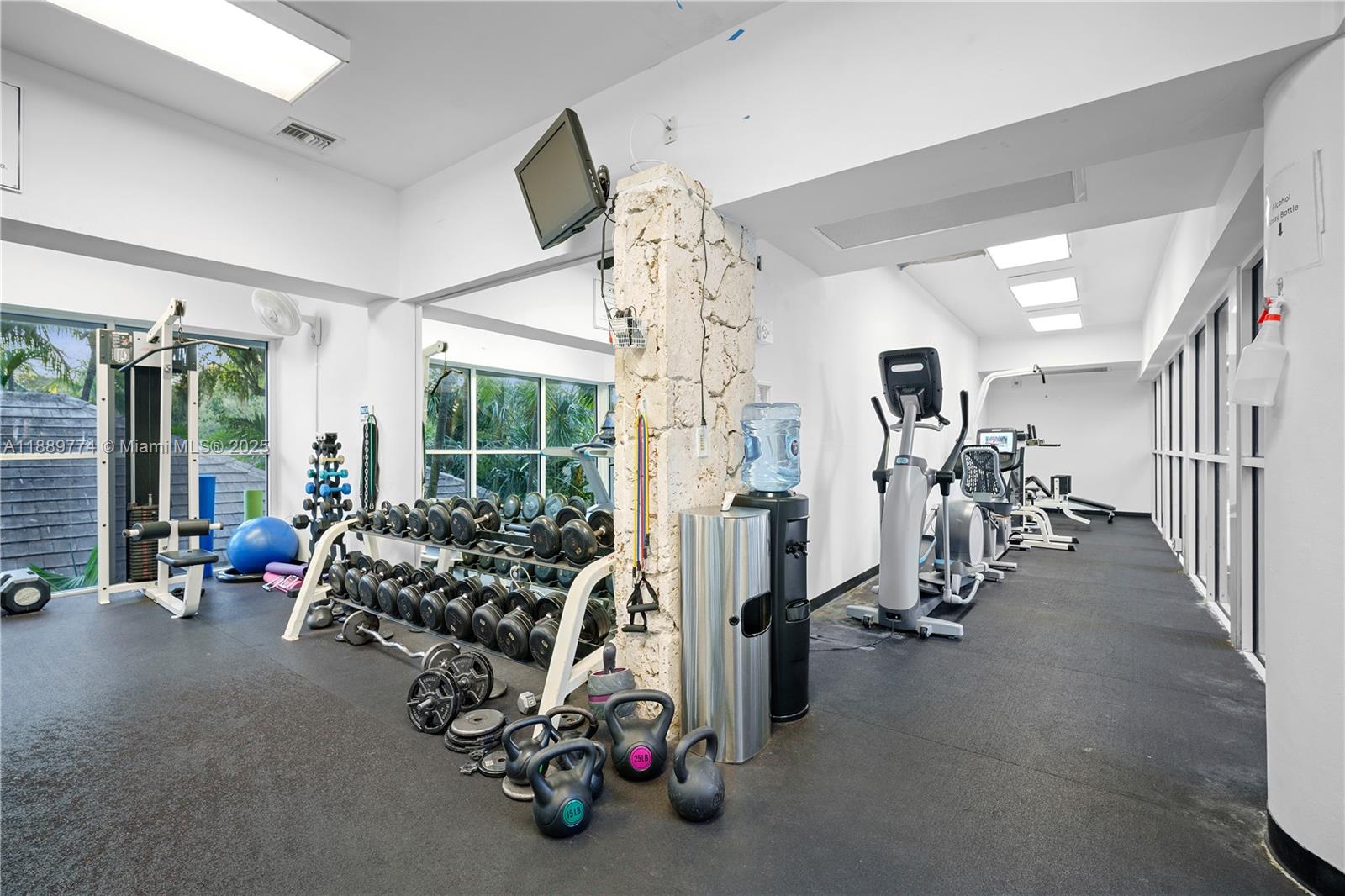 PALM BAY CONDOMINIUM - Residential