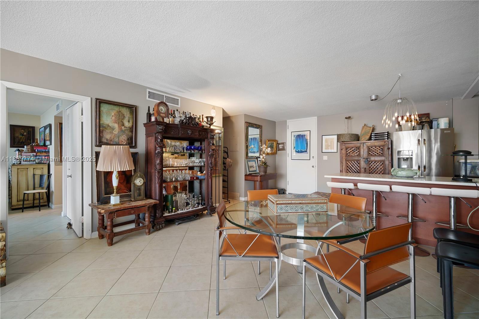 PALM BAY CONDOMINIUM - Residential