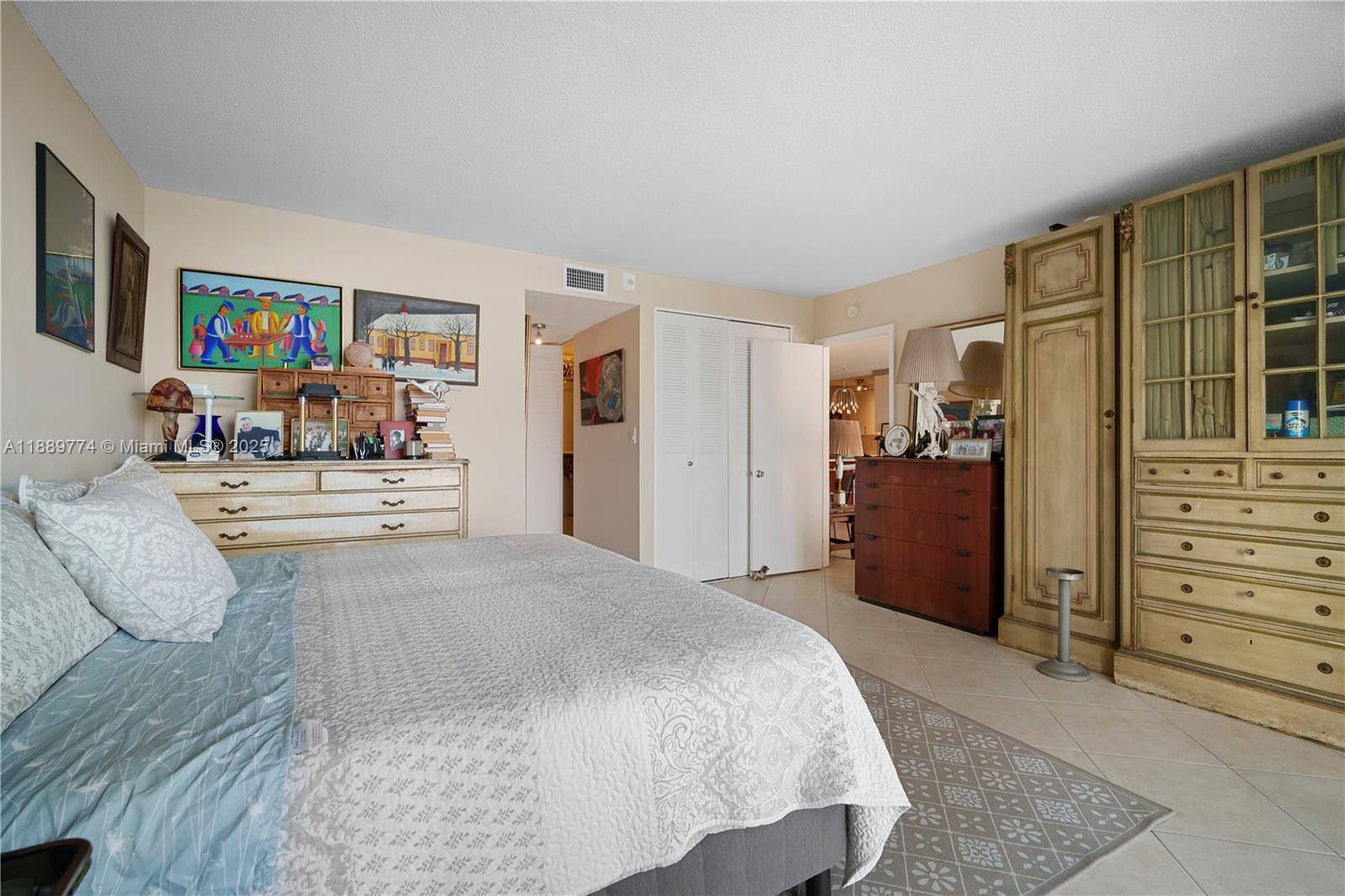 PALM BAY CONDOMINIUM - Residential