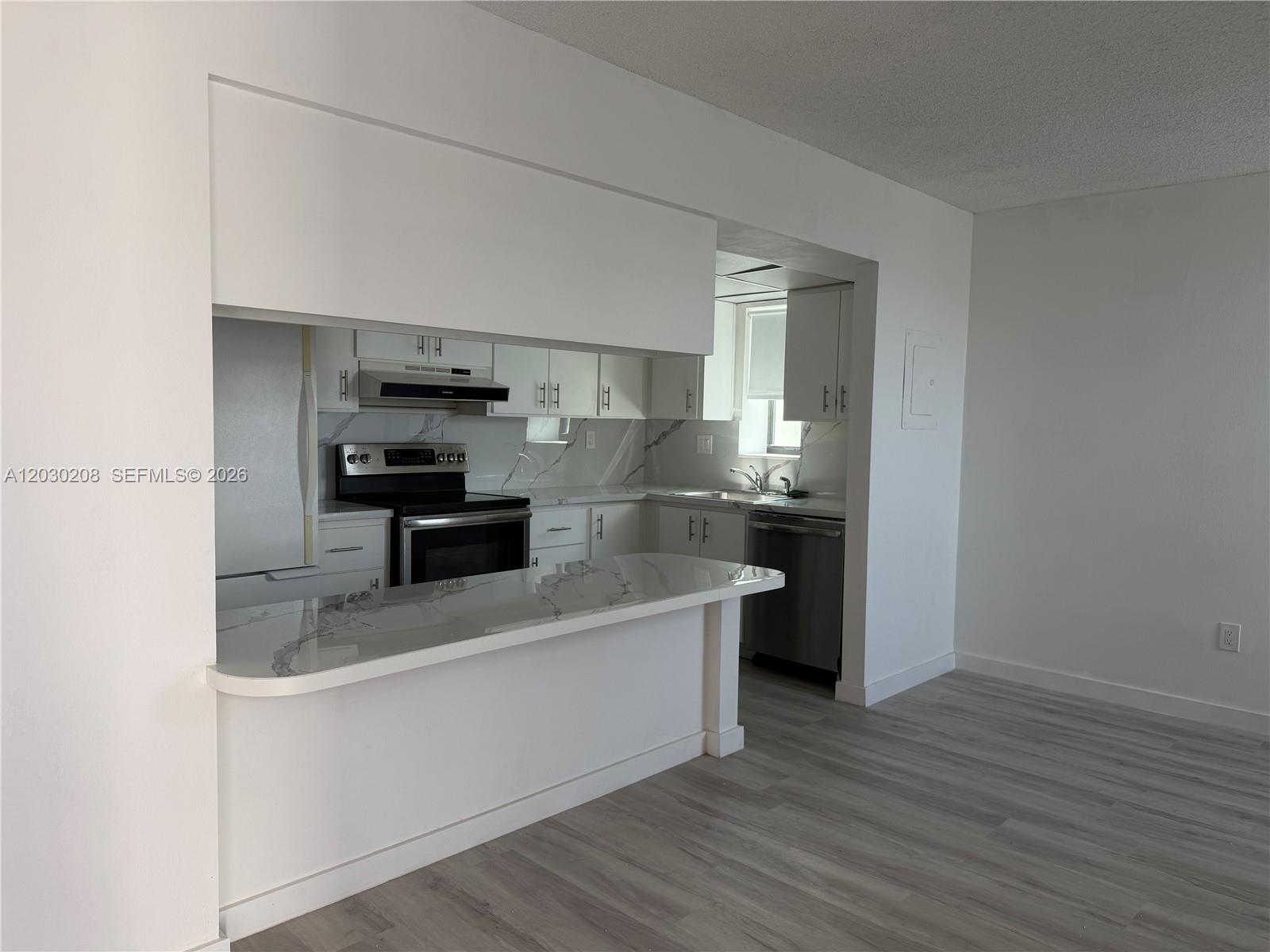 GREAT Rental opportunity - RENOVATED and Stunning penthouse in Aventura! This 3 bedroom / 2 baths located in the prime Aventura's area just minutes away from major, Aventura Mall, beaches, golf courses, exquisite dinning and top rated schools; this unit offers the perfect combination of convenience and modern luxury. The views are very nice and you don't wanna miss this place to call Home!