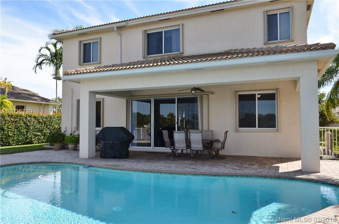 LAGUNA ISLES - Residential