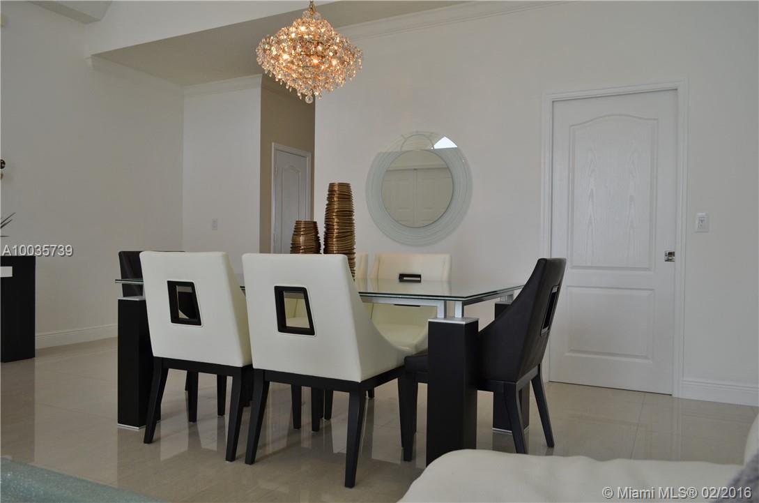 LAGUNA ISLES - Residential