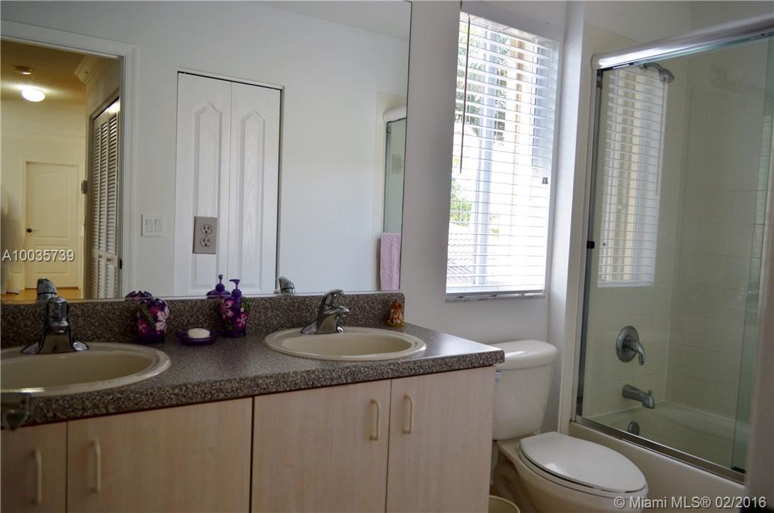 LAGUNA ISLES - Residential