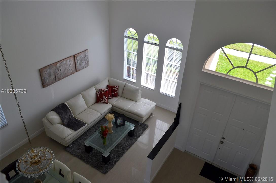 LAGUNA ISLES - Residential