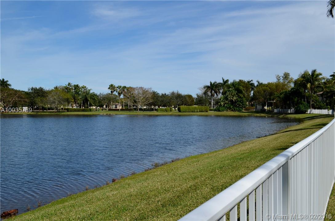 LAGUNA ISLES - Residential