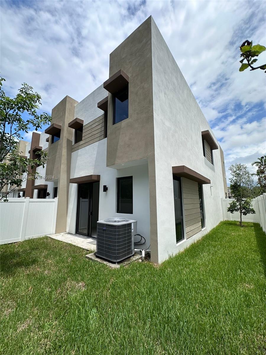 New Construction Corner Townhouse Built2024
Experience security and tranquility in this beautiful new construction corner townhouse, ideally in the heart of it all. This eco-smart townhome, surrounded by lush greenery, features open areas for ultimate comfort. Stylish tile floors and durable vinyl flooring in the rooms. Each bedroom has customized closets, electric blackout shades, high ceilings, oversized doors, and expansive windows. The Clubhouse offers a party room, gymnasium, pool, and sun deck steps away. Centrally located only 3 miles west of I-95. Oaks Place provides easy access to major highways, shopping centers, entertainment, and educational facilities. Conveniently close to the Fort Lauderdale-Hollywood Airport, Hard Rock Casino, and the beach. This is a must-see property!