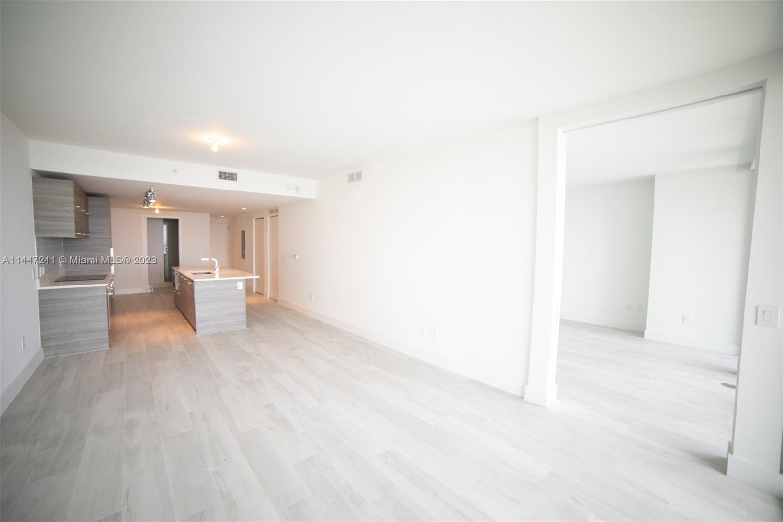 PARAISO BAY CONDO - Residential