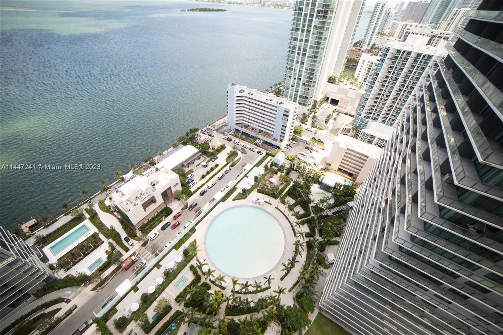 PARAISO BAY CONDO - Residential