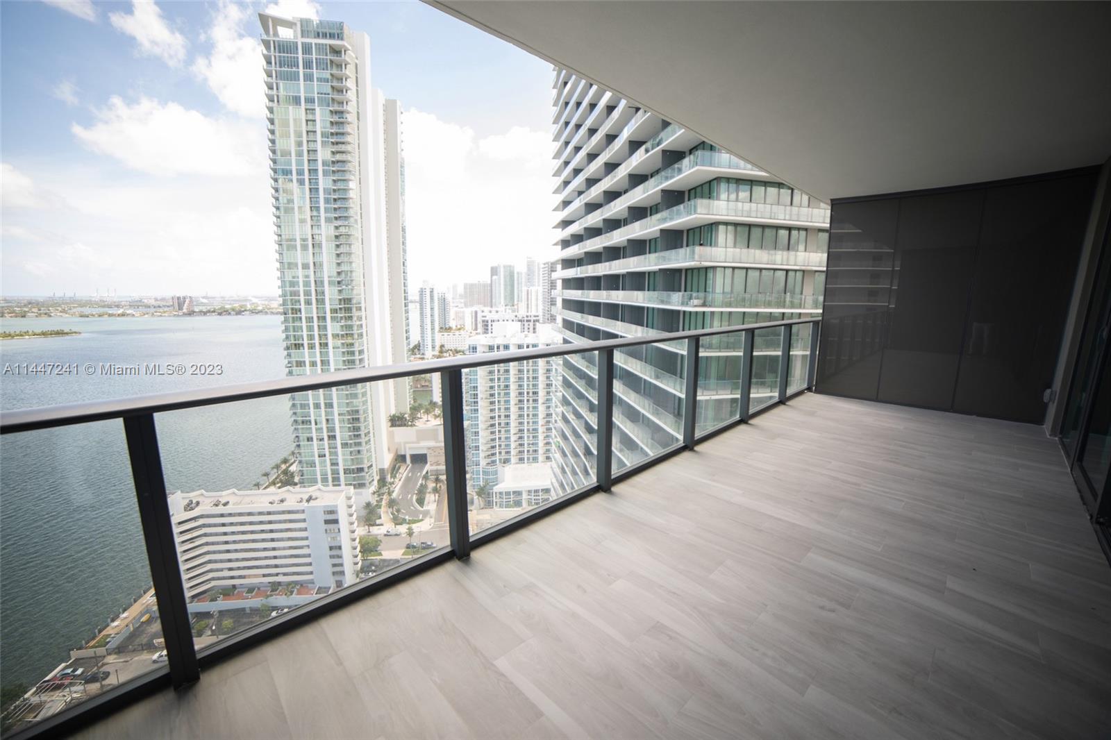 PARAISO BAY CONDO - Residential