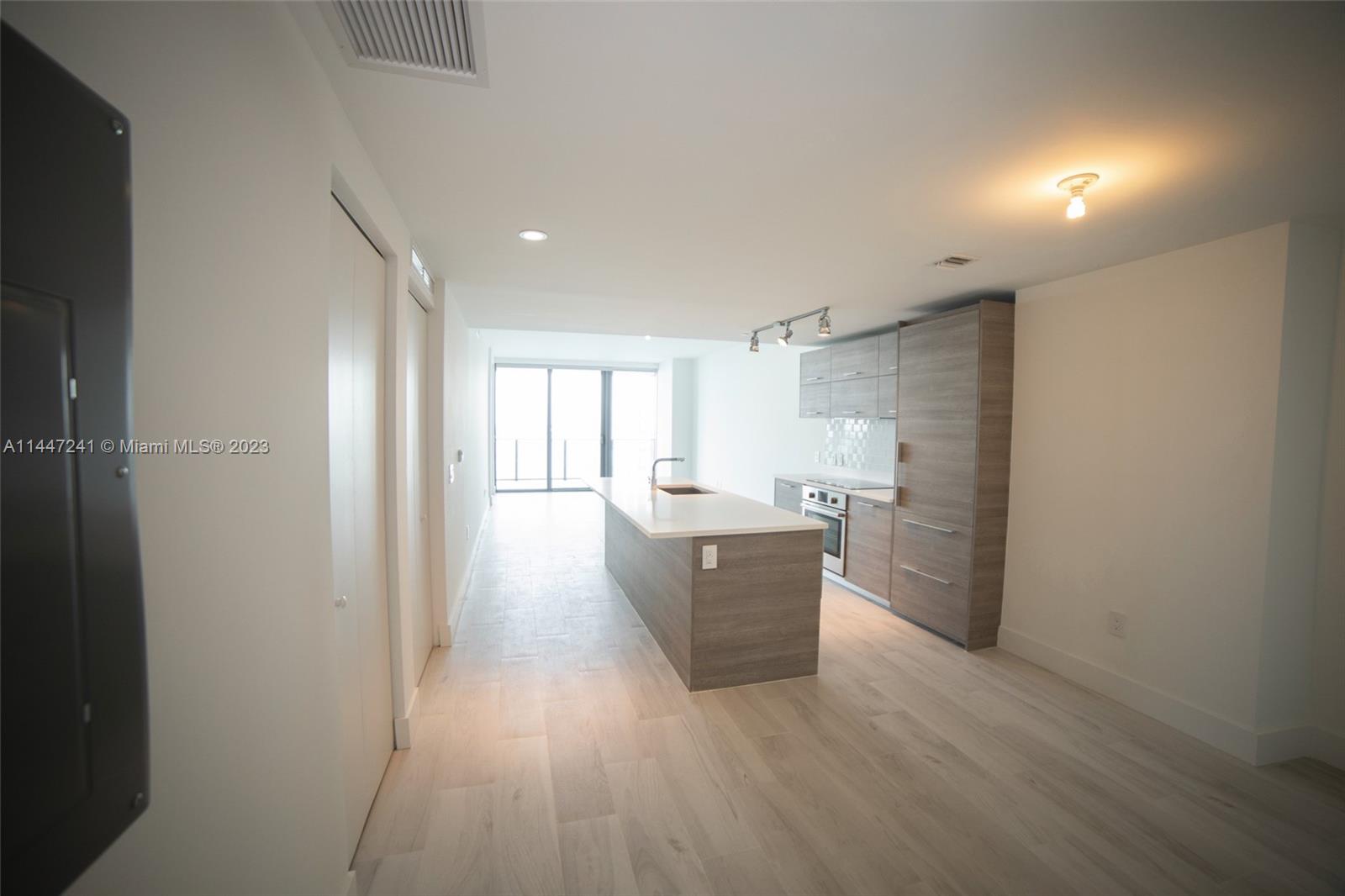 PARAISO BAY CONDO - Residential