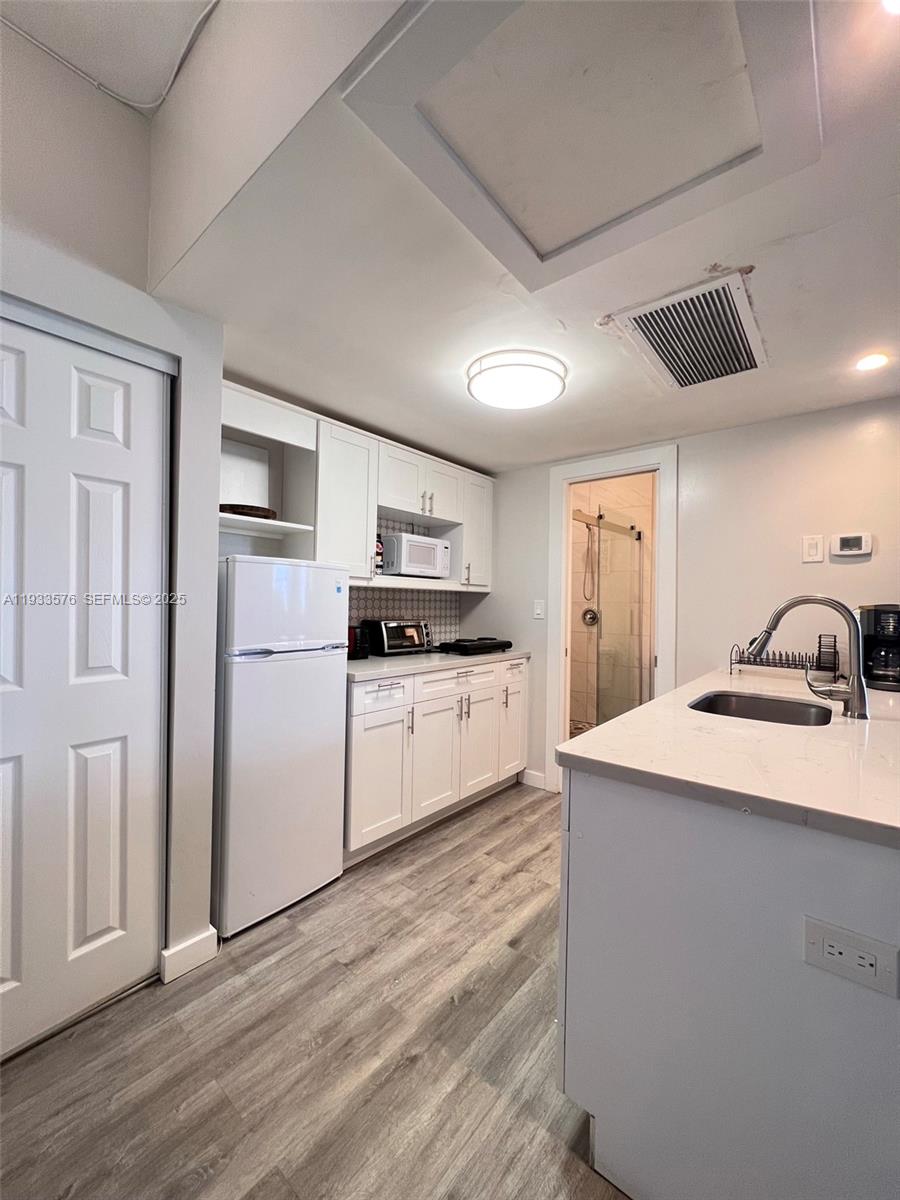 Daily rentals allowed. Airbnb allowed. 
Seller's financing availble with low donpayment.
Unique corner renovated condo unit. New floors. 
New AC.  Windows overlooking a street not a hallway.
Special assesnment paid. All utilities included to maintenance.
No approval for rentals needed. 
Rented for long term now at $1800.