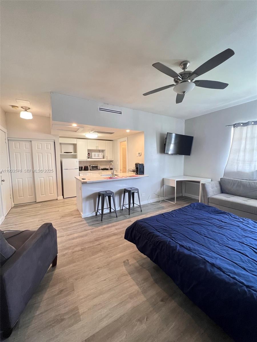 DIPLOMAT GOLF & RACQUET C - Residential