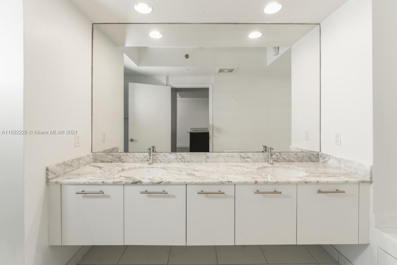 500 BRICKELL WEST CONDO - Residential Lease