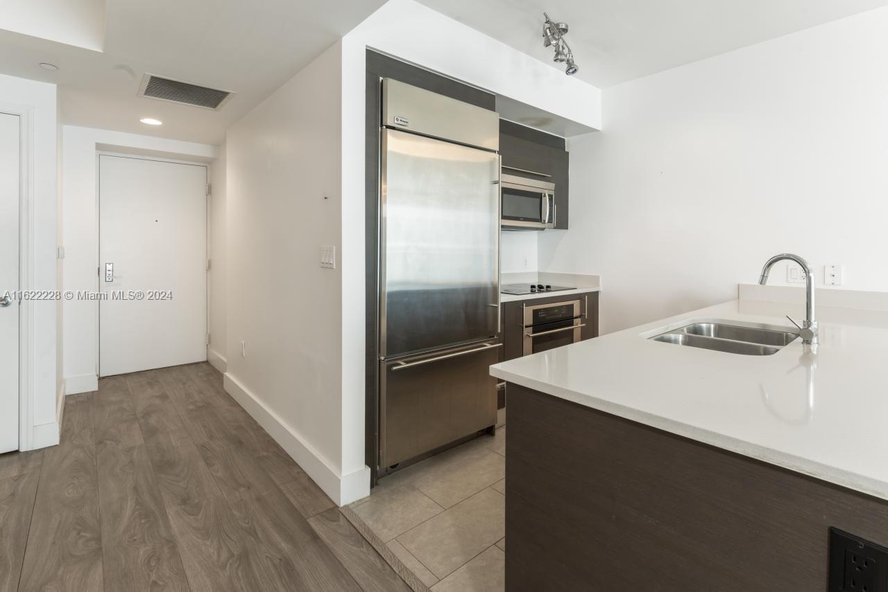 500 BRICKELL WEST CONDO - Residential Lease