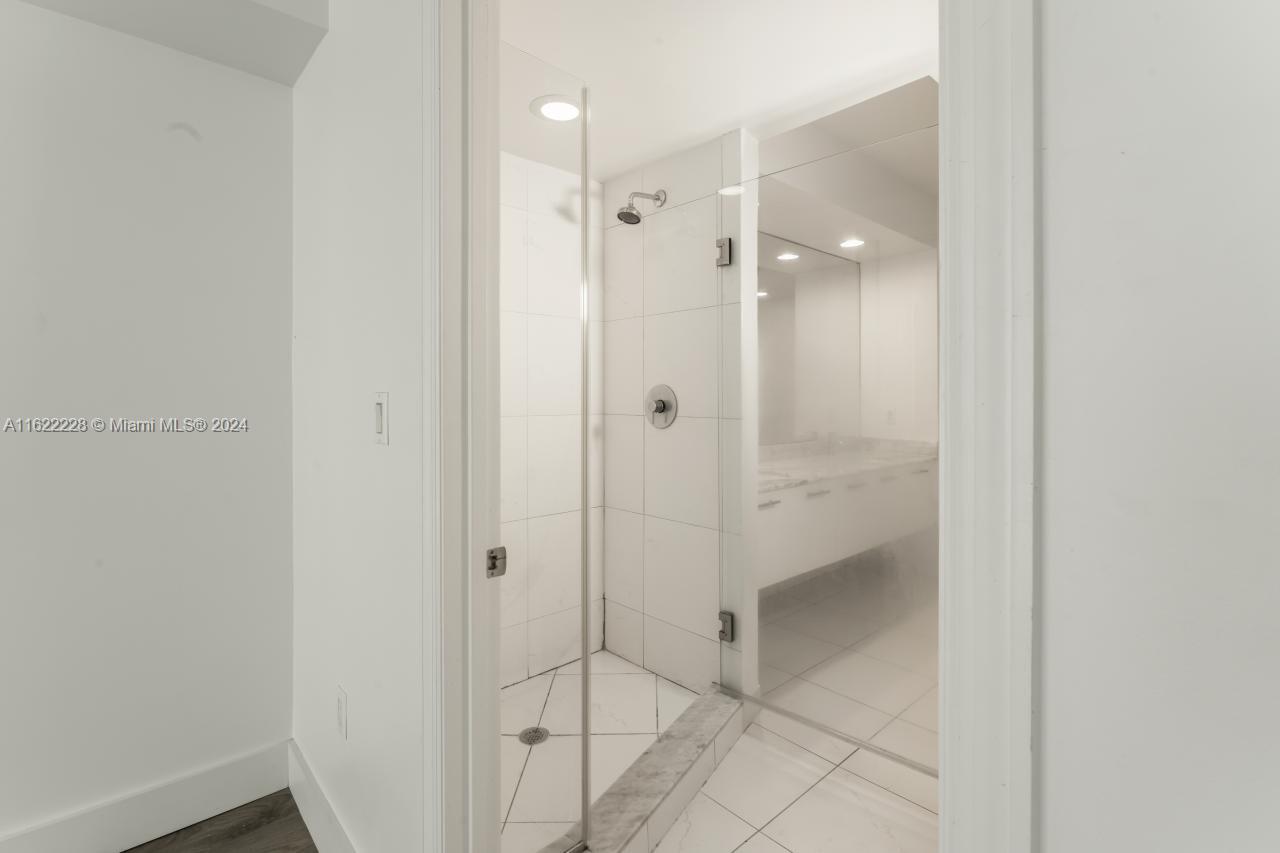 500 BRICKELL WEST CONDO - Residential Lease