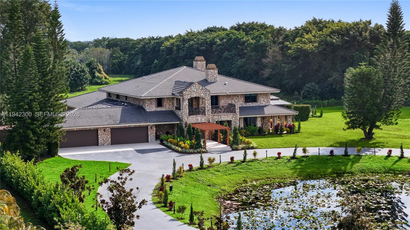 FLAMINGO GROVES - Residential