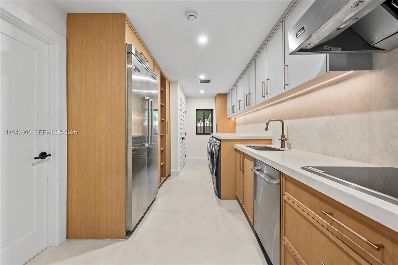 FLAMINGO GROVES - Residential
